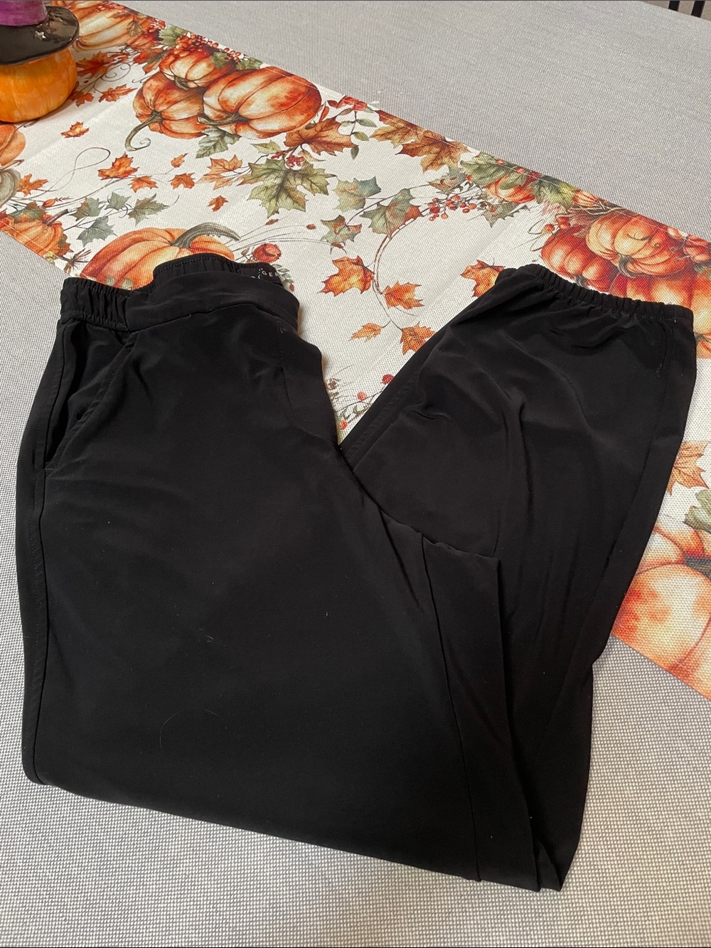 White House Black Market Women’s Black Elastic-Waist Joggers, S